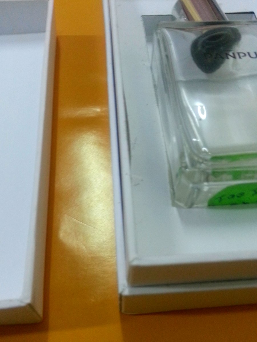 รายละเอียดกล่องน้ำหอมพร้อมไส้ในกระดาษรองรับขวด