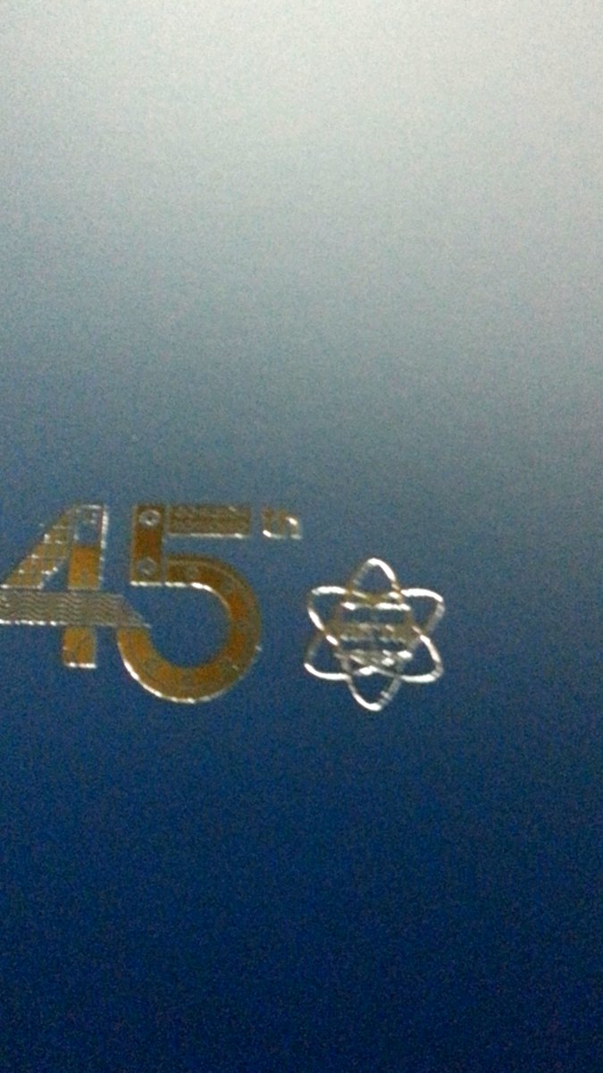 งานปั๊มฟอยล์เงินโลโก้ 45th บนกล่องกระดาษสีน้ำเงิน ผลงานโรงงาน Cartonthai